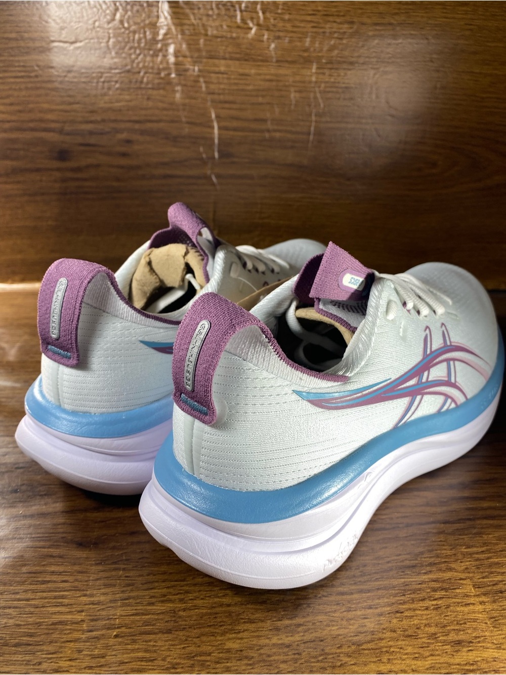 Asics Gel Nimbus 28 women’s shoe size 6.5 wide - Picture 2 of 11